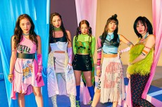 韓国ガールズグループ初の快挙！Red VelvetがiTunesのUS TOPアルバムチャートで1位獲得、世界のチャートを席巻