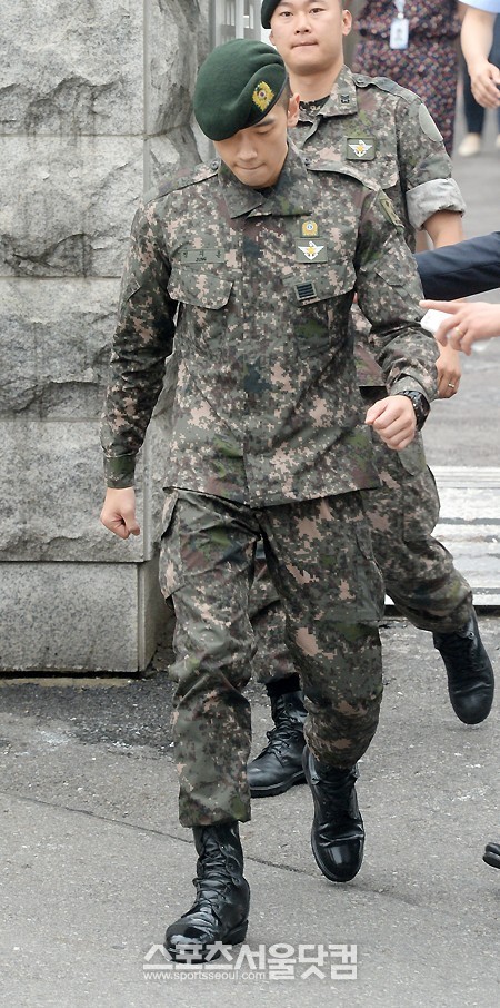 韓国国防部、「RAIN再入隊は難しい！」...書類未提出は認識