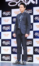 [SSphoto] 俳優チュ・サンウク、完璧なスーツファッション！
