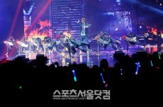 [SSphoto] EXO、超大型新人のカリスマステージ！