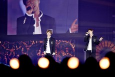 [公演レポ] 東方神起のデビュー10周年記念公演、1万ファン熱狂！