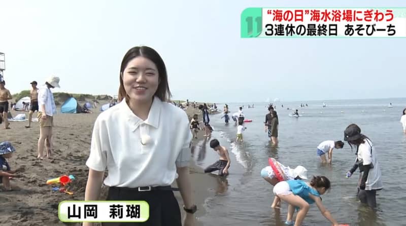 「冷たい。気持ち良い」多くの家族連れが海水浴を楽しむ　晴天に恵まれた「海の日」　北海道