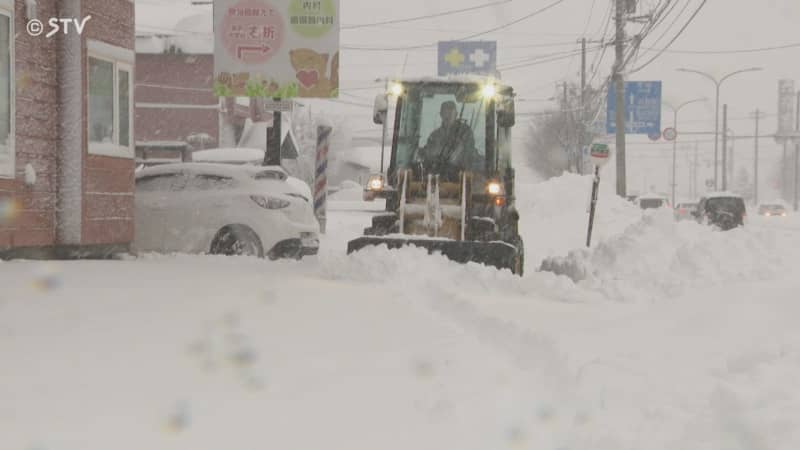 国内観測史上最大“ドカ雪”　除雪車も埋まる　臨時休業相次ぐ…生活インフラにも影響　帯広市