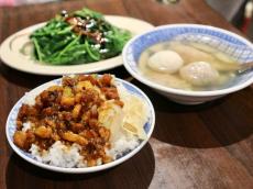 【台湾】こってり魯肉飯とあったかスープが絶品！台北・東門市場の人気店「御紘福福州魚丸」