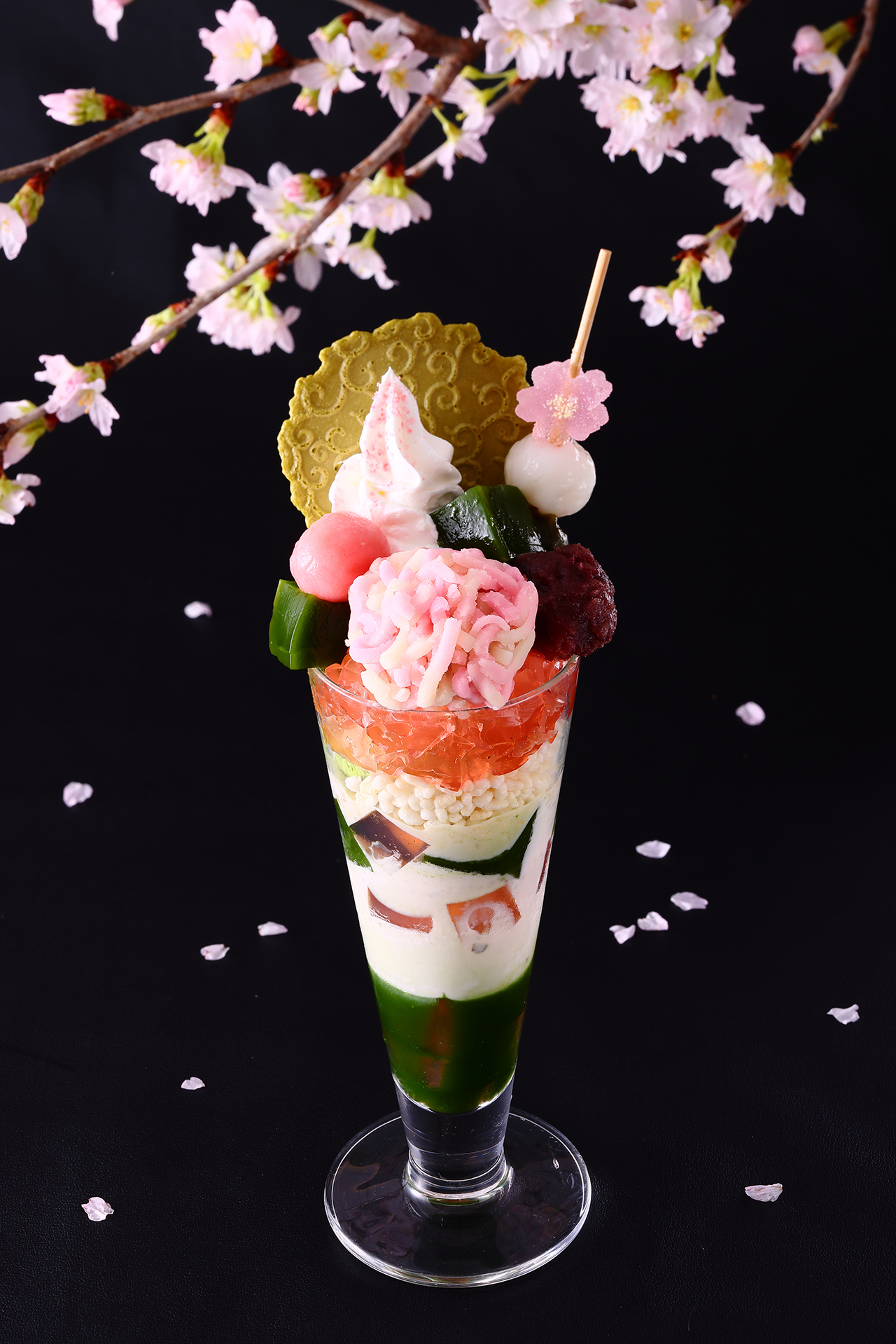 桜が咲いた！京都・伊藤久右衛門の「さくら抹茶パフェ＆スイーツプレート」