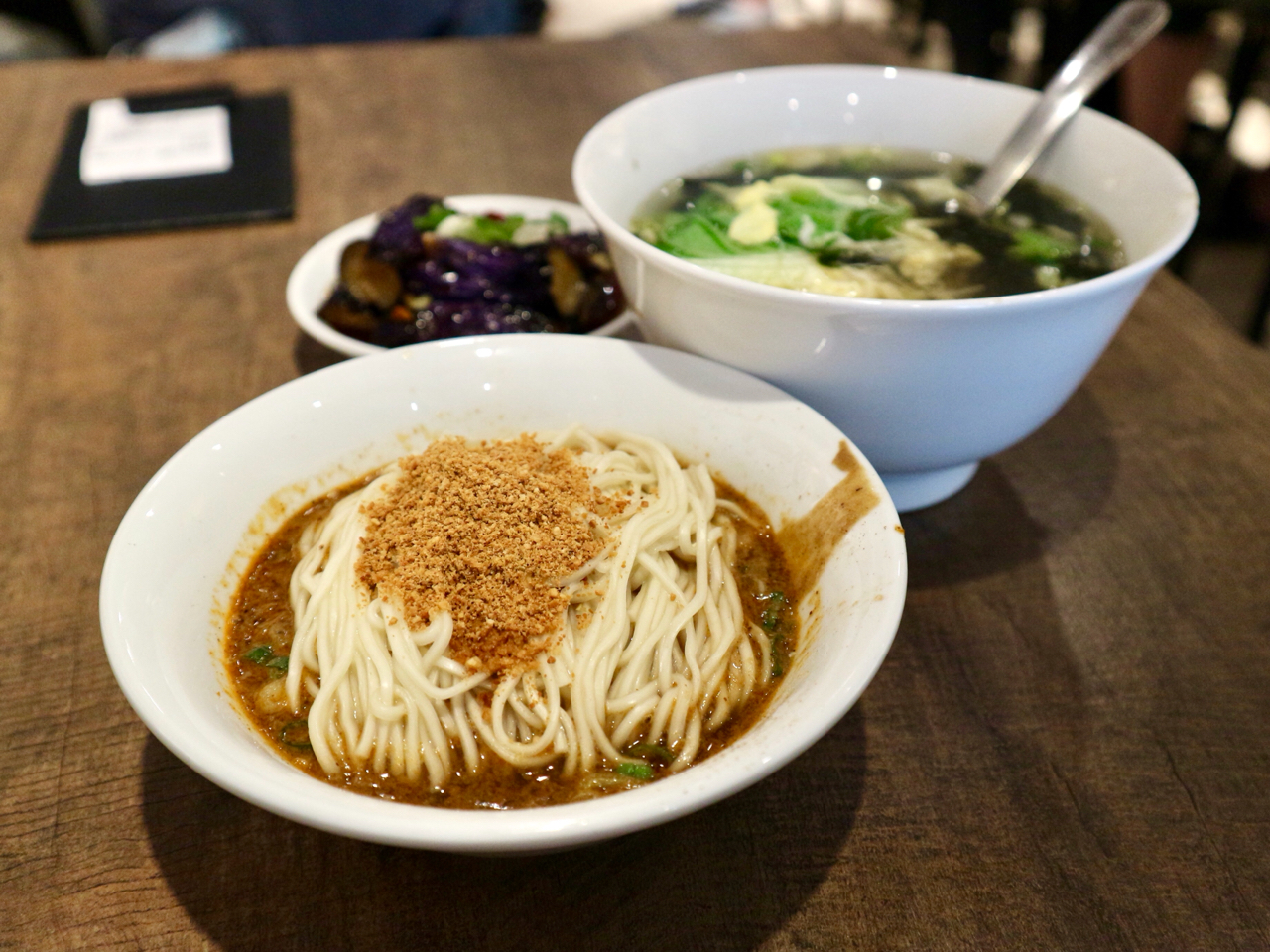 【台湾】汁なし担々麺が胡麻ダレ濃厚で美味！台北「老鄧Lao Deng1949」