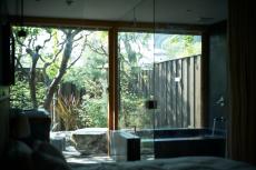 日本家屋の良さをそのままに、京都・嵐山で住まうように過ごす「嵐山邸宅 MAMA」