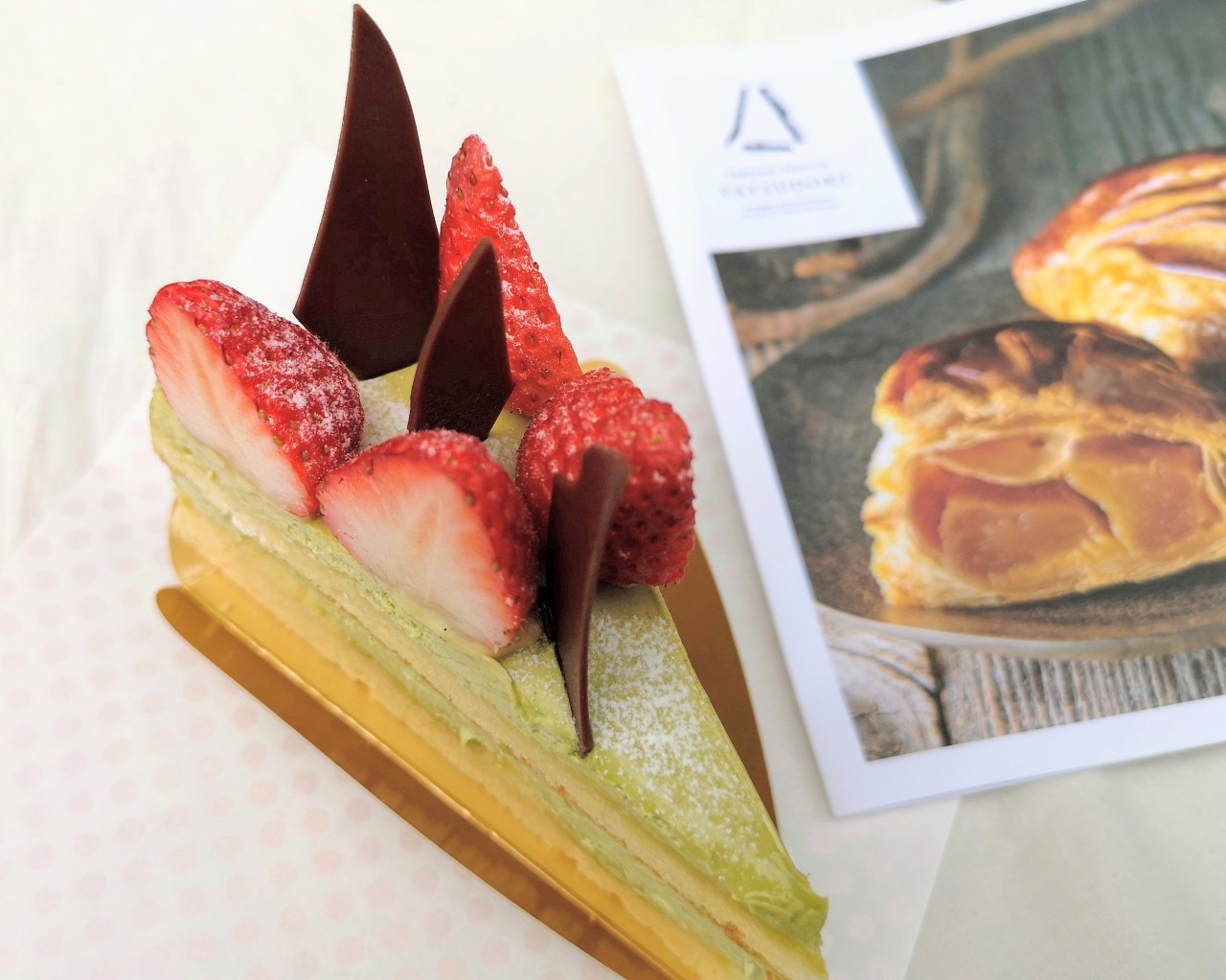 「YATSUDOKI」の初夏だけ限定、いちごとピスタチオのケーキを実食！旬の和菓子も要チェック！【吉祥寺】