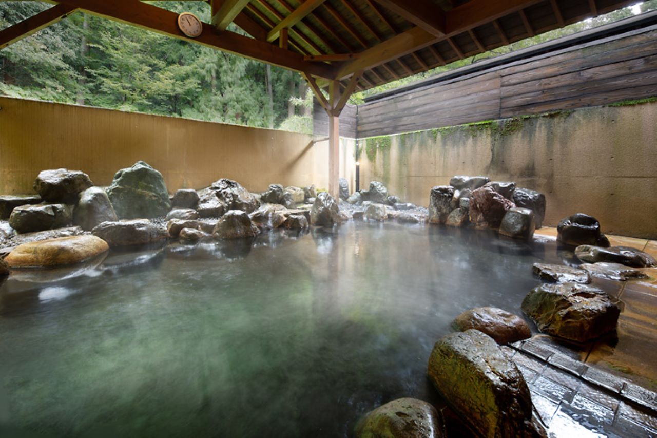絶景と秘湯に出会う山旅（２５）日本百名山の伊吹山と須賀谷温泉