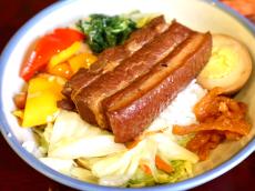 【台湾おすすめグルメ】豚の角煮が必食のMRT中山駅すぐ「霸焢肉」を実食レポ