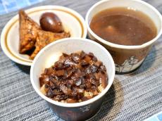 【台湾現地レポ】魯肉飯と肉つみれスープを華西街夜市の人気店で！台北「小王煮瓜」