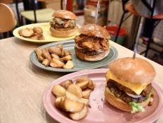 期間限定！暑い夏に食べたい辛口カレーのハンバーガー3種が登場｜台東区・クラフトバーガーアンドグリルジロー