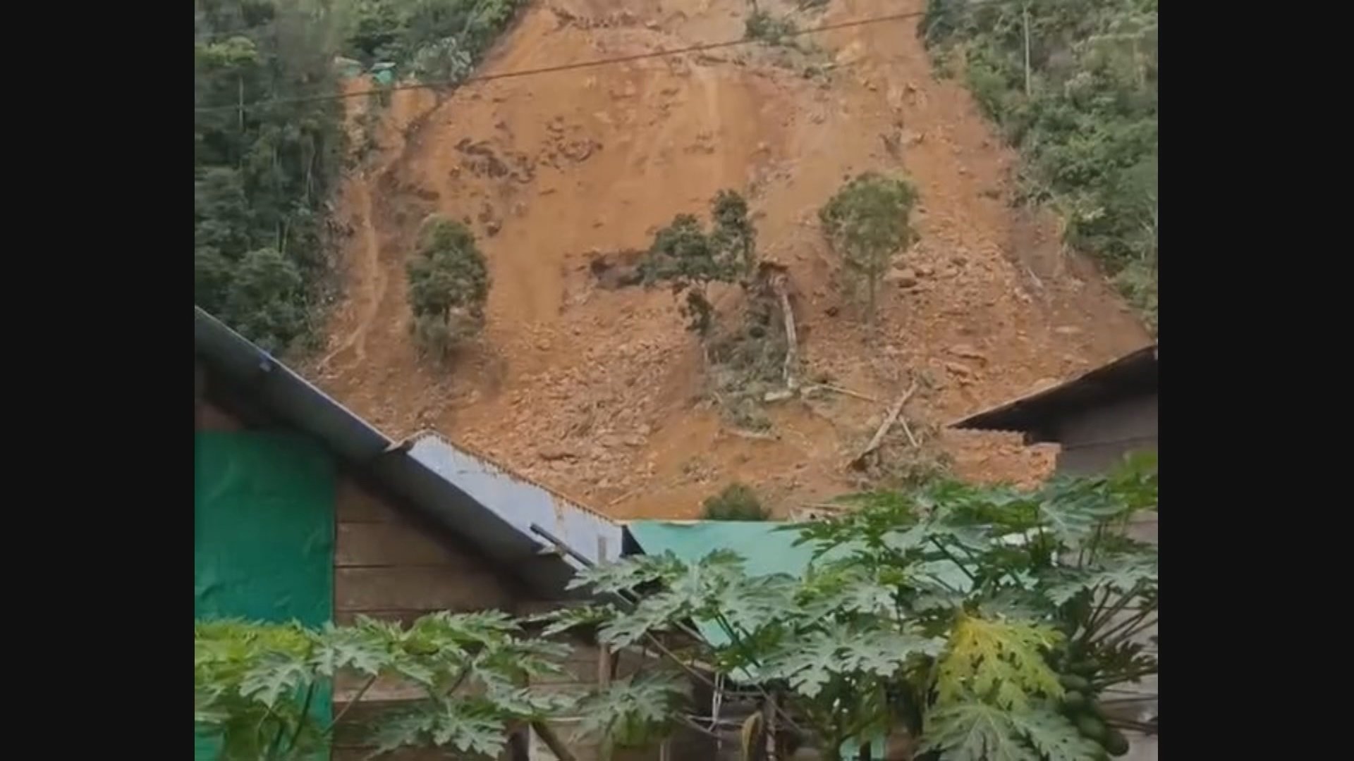 インドネシアの金鉱山で地滑り　10人死亡・40人行方不明　集中豪雨の影響で