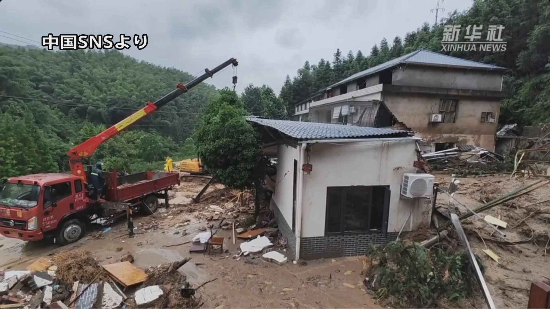 中国湖南省で山崩れ　21人が生き埋め　うち15人死亡
