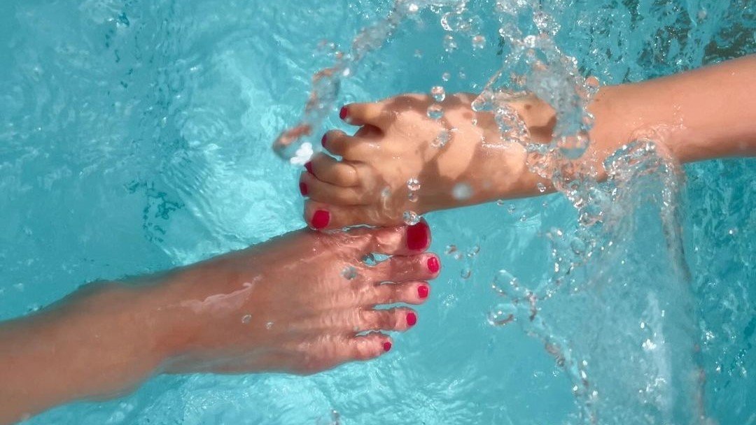 広末涼子　裸足が水に戯れる投稿で「良い夏休みを」フォロワーに涼しさ届ける