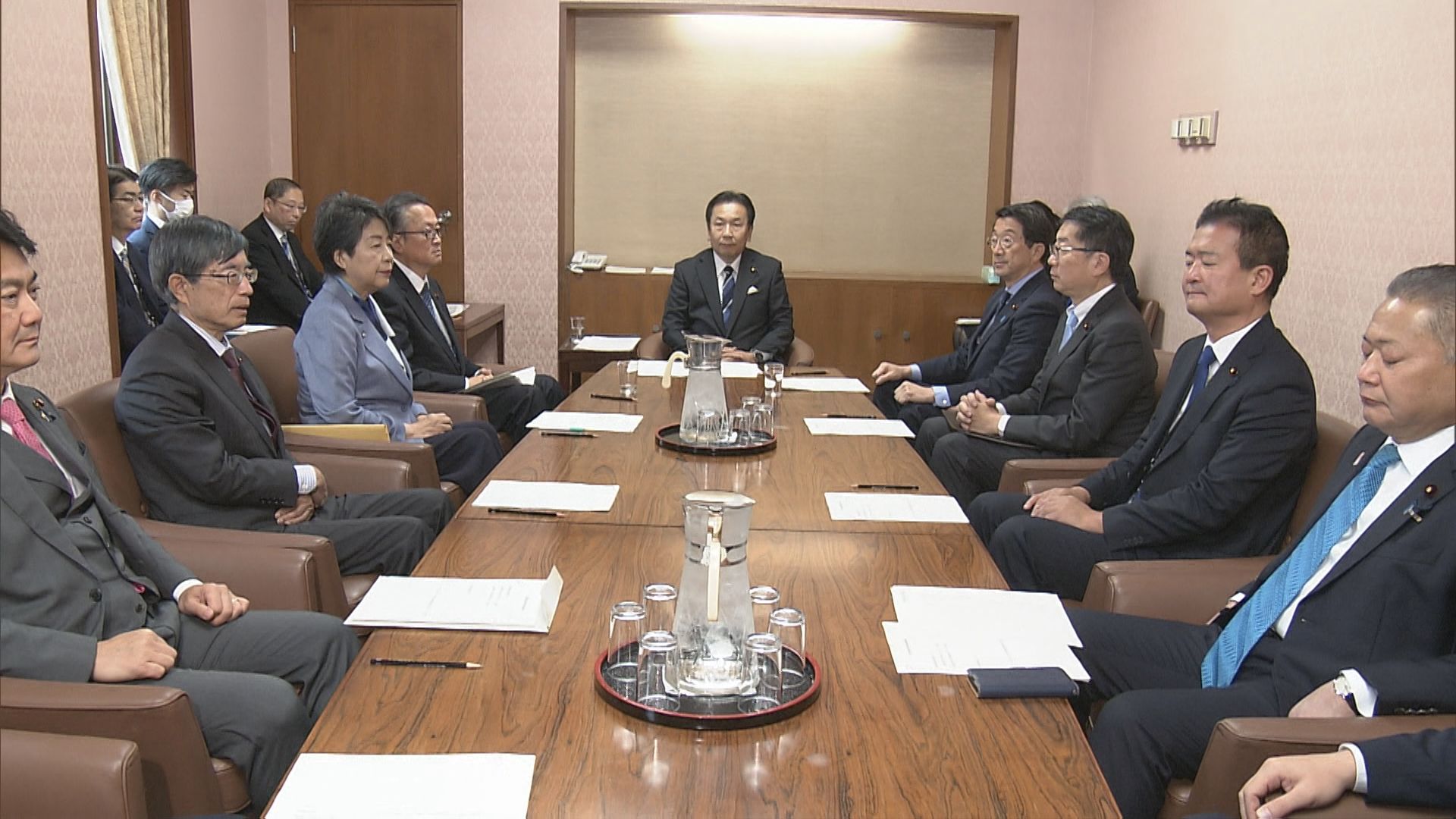 衆院の憲法審査会19日に開催へ　野党が審査会長のもとでは初の開催