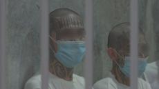 「受刑者はすべて殺人犯」ギャング4万人を収容 エルサルバドルの「巨大刑務所」の実態　食事はすべて手づかみ、運動時間は1日30分　