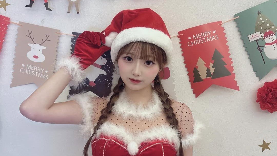 【希空】「クリスマスイヴだね」サンタコスであいさつ　YouTubeではケーキも爆誕