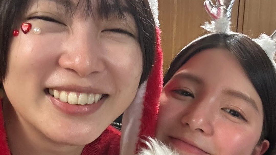 【志田未来＆川島海荷＆中上サツキ】クリスマスコスで「今年も賑やか」笑顔のクリスマスイヴ