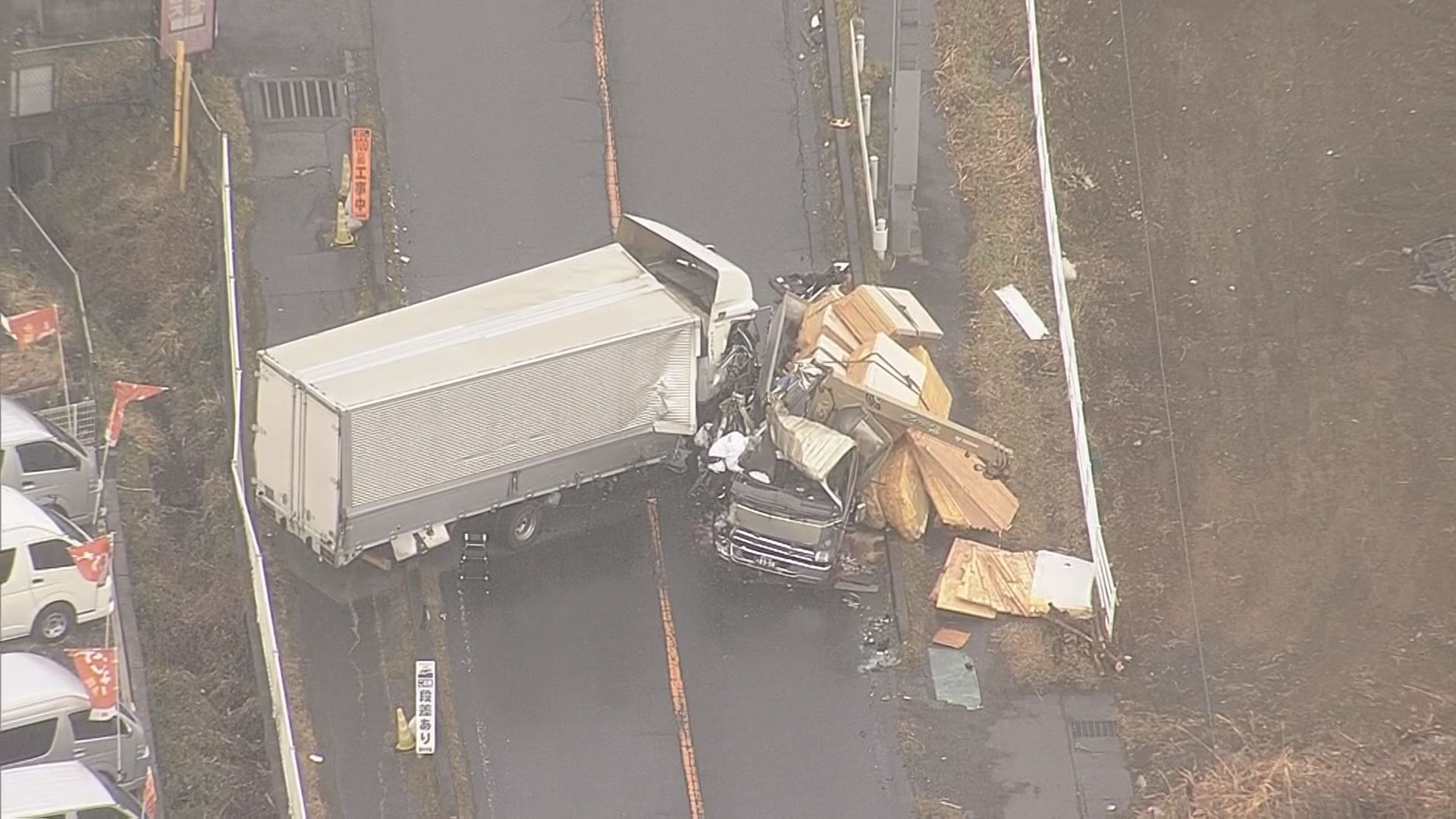 トラック同士が正面衝突し運転手の男性2人死傷　事故現場周辺は約2キロ通行止めで解除のめど立たず　茨城・坂東市