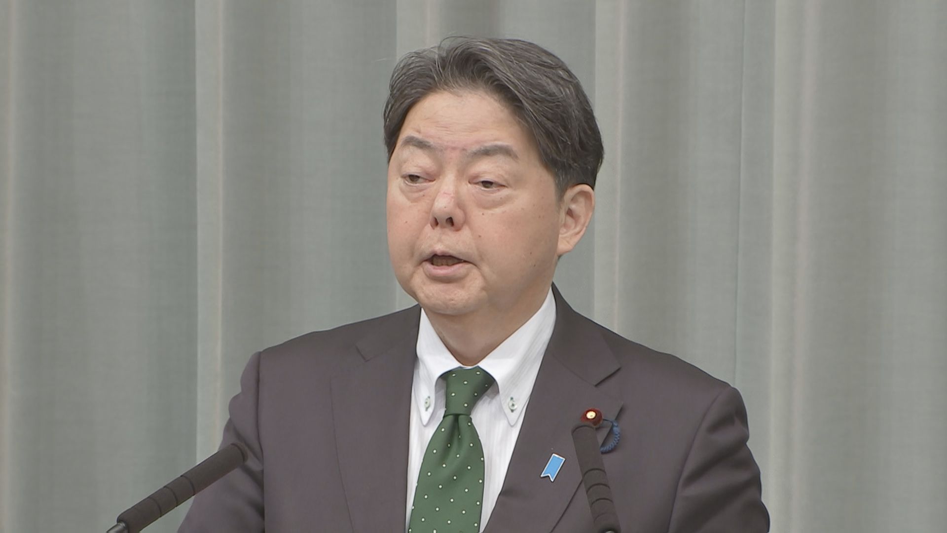 政府の中国人向け“ビザ緩和”措置に反発の声　林官房長官　人的交流や経済効果を「総合的に勘案」