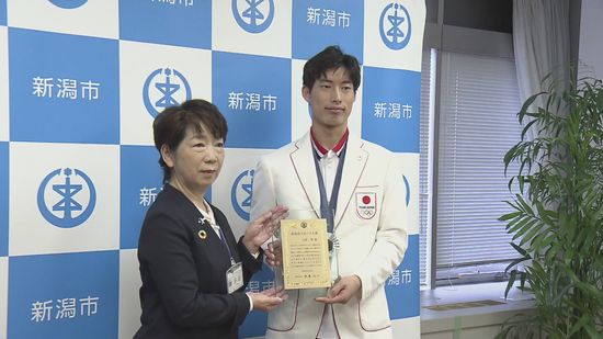 パリ五輪銀メダリスト・フェンシングの古俣聖選手に「新潟市スポーツ大賞」を贈呈　フェンシングエペ団体で銀メダル獲得に大きく貢献 《新潟》