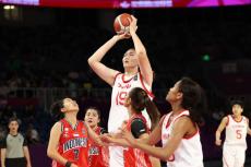 17歳で身長220cm！　中国バスケ女子がU18代表デビューで「塔のような存在感」　FIBA公式も驚き