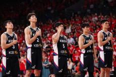 男子バスケ日韓戦の廊下であった19秒間の友情　韓国代表が集まり「試合前に…」溢れた拍手の理由
