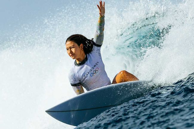 日本のサーフィン女子、水中に“一瞬消える”　21歳松田詩野の大技に反響「凄い！」「波と一体化」