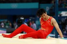 体操ニッポン金メダルも…中国選手に同情の声　鉄棒2度落下で逆転許す「可哀想で見てられない」