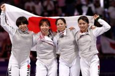 「柔道とは真逆のスポーツだなと…」　五輪フェンシング女子が文化の違い実感「喜ばないと叱られる」