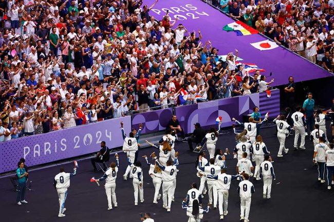 五輪閉会式で衝撃演出　一度は燃えたピアノの扱いが「可哀そう」「水責め火責め吊し上げ」