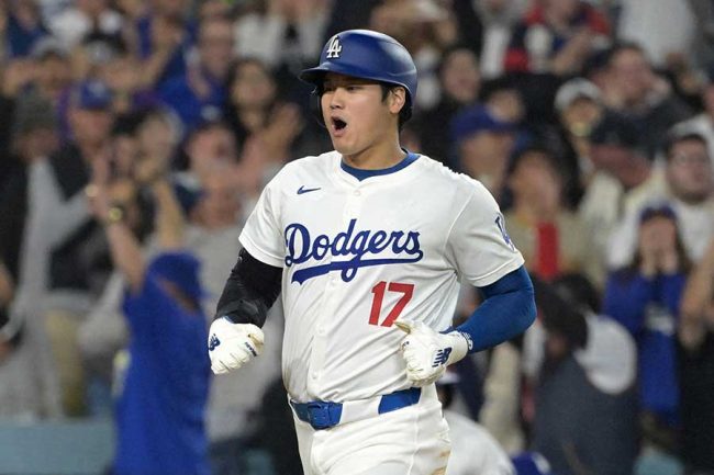 大谷翔平V打に右翼席が狂喜乱舞「移籍してよかったな！」　米ファンを直撃取材、「MVP！」大合唱