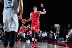 渡邊雄太がBリーグ初出場→開始3分で3P決めた！　NBAで6季プレー、千葉ジェッツ初得点に本拠地熱狂