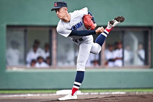 甲子園かけた大一番で初完投　横浜のスーパー1年生、織田翔希の才能を生かした先輩たちの“操縦術”