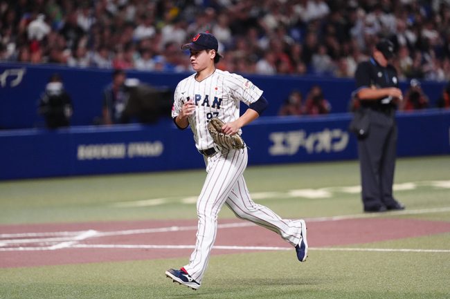 豪州の元MLB選手も脱帽「想像以上のノビ。圧倒された」　通算9勝、侍J初陣の23歳井上温大が存在感