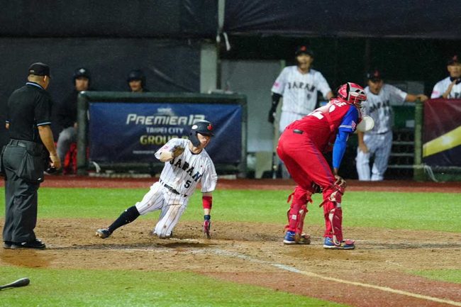 無安打で決勝点、難敵モイネロを焦燥させた快足侍・五十幡の「計算」　勝負のあやは「互いに知る武器」【プレミア12】