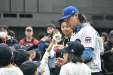 今永昇太が子どもたちに送った“拍手”の意味　MLBでの活躍生んだエール「前に出よう、殻を破ろう」