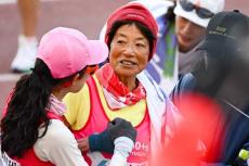 大阪国際女子マラソンを走った日本の世界記録保持者　鉄人66歳、3時間9分台で完走「名古屋で世界新を」増田明美さんも絶賛