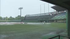グラウンドには雨降りしきる…野球場の“会議室”で高校野球愛知大会の開会式 熱中症対策で開幕前日の午後に