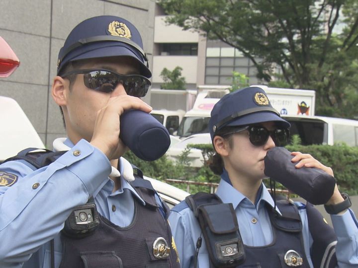 酷暑を踏まえて規定見直し…愛知県警の警察官が“サングラス着用” 始める 熱中症対策のネックリングなども