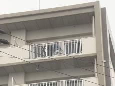 ベッドが激しく燃えた状態…名古屋の県営住宅の一室で火事 住人とみられる60代くらいの男性を搬送