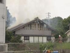 住人2人が自力で避難もケガ…名古屋の住宅で火事 60代女性と20代男性がヤケド 木造平屋建ての一部焼損