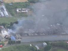 保管されていた車数十台燃える…中古車販売等行う会社の工場で火事 約220平方mが全焼 愛知県豊橋市