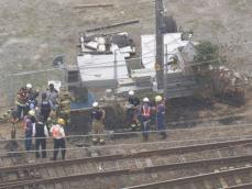 飛び散った火花が燃え移ったか…JR東海道線の線路沿いで枯草が燃える 豊橋-蒲郡間で一時運転見合わせ