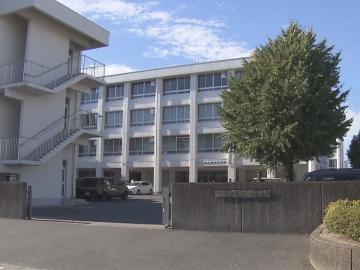 中学校で保健体育を担当…10代女性にホテルで性的暴行加えた疑い 25歳講師の男を逮捕 容疑を否認