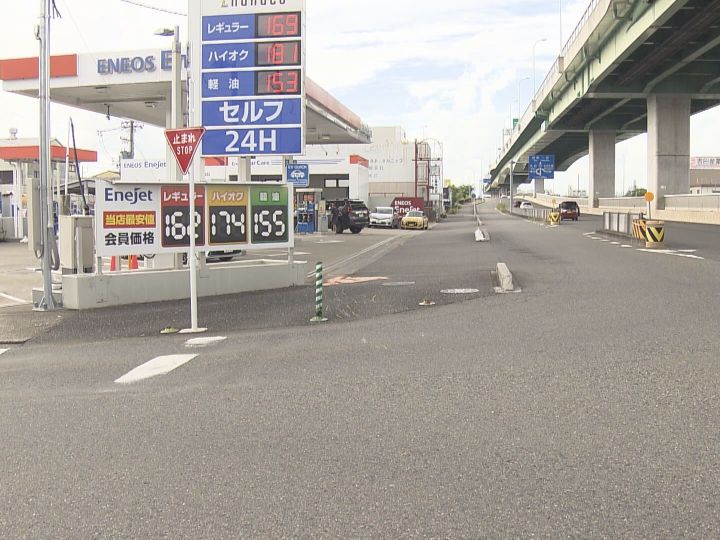 国道脇の側道を走行中…白バイが本線から進入してきた乗用車と衝突 パトロール中だった37歳の警察官がケガ