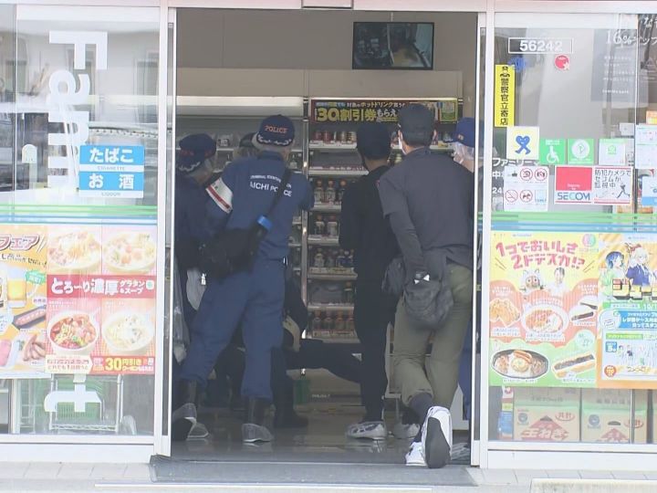 コンビニに入って来た男がレジ付近にいた男性を刃物で刺す 職業不詳の46歳男を殺人未遂の現行犯で逮捕