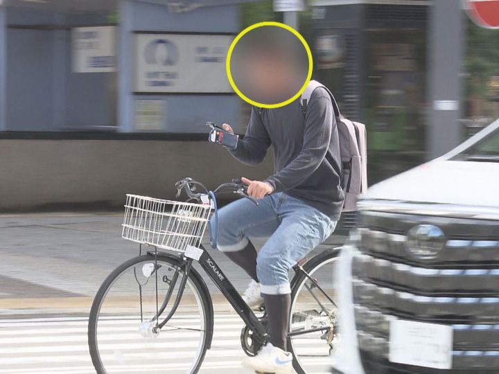 ダメな“画面注視”は何秒から?イヤホンは?…自転車の「ながらスマホ」11月から厳罰化 14歳以上だと罰則対象に