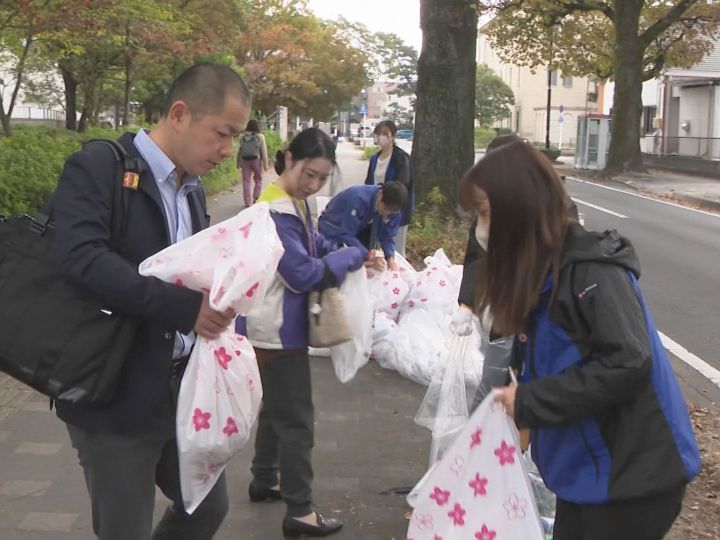 “530(ゴミゼロ)運動”発祥の地…愛知県豊橋市で市職員が始業前に清掃活動 約1400人が街の大掃除に取り組む